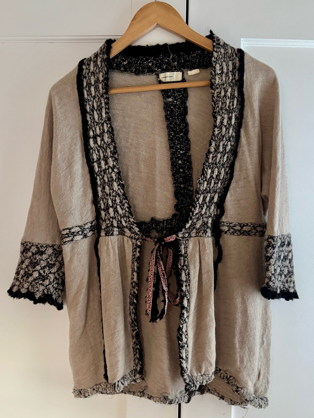 Sleeping on Snow Beige and Black Open Cardigan Sweater with Knit Trim Size M